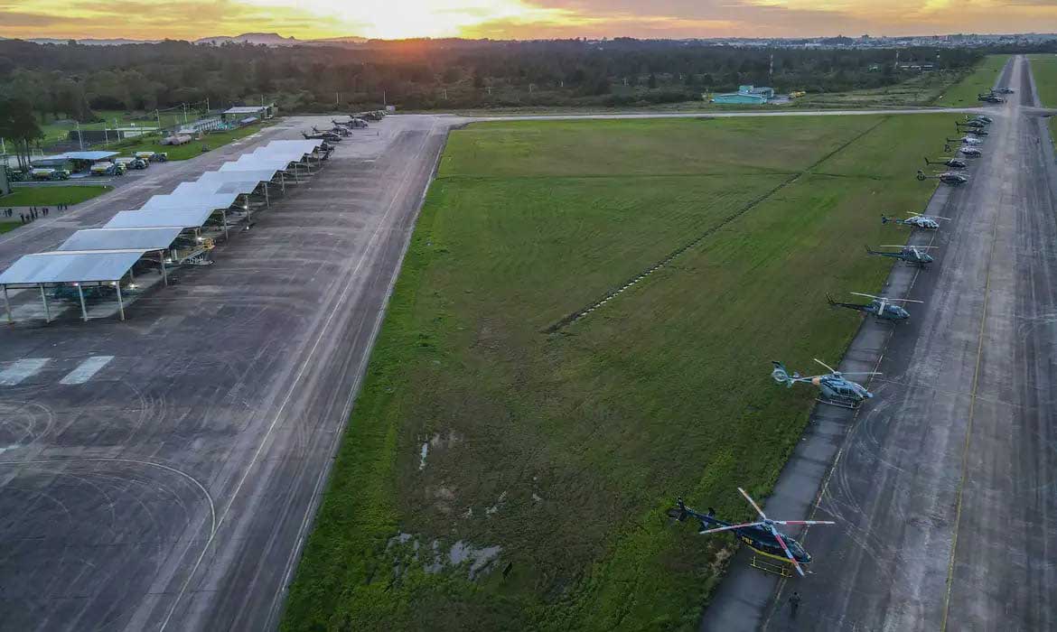 Base Aérea de Canoas recebe voos comerciais